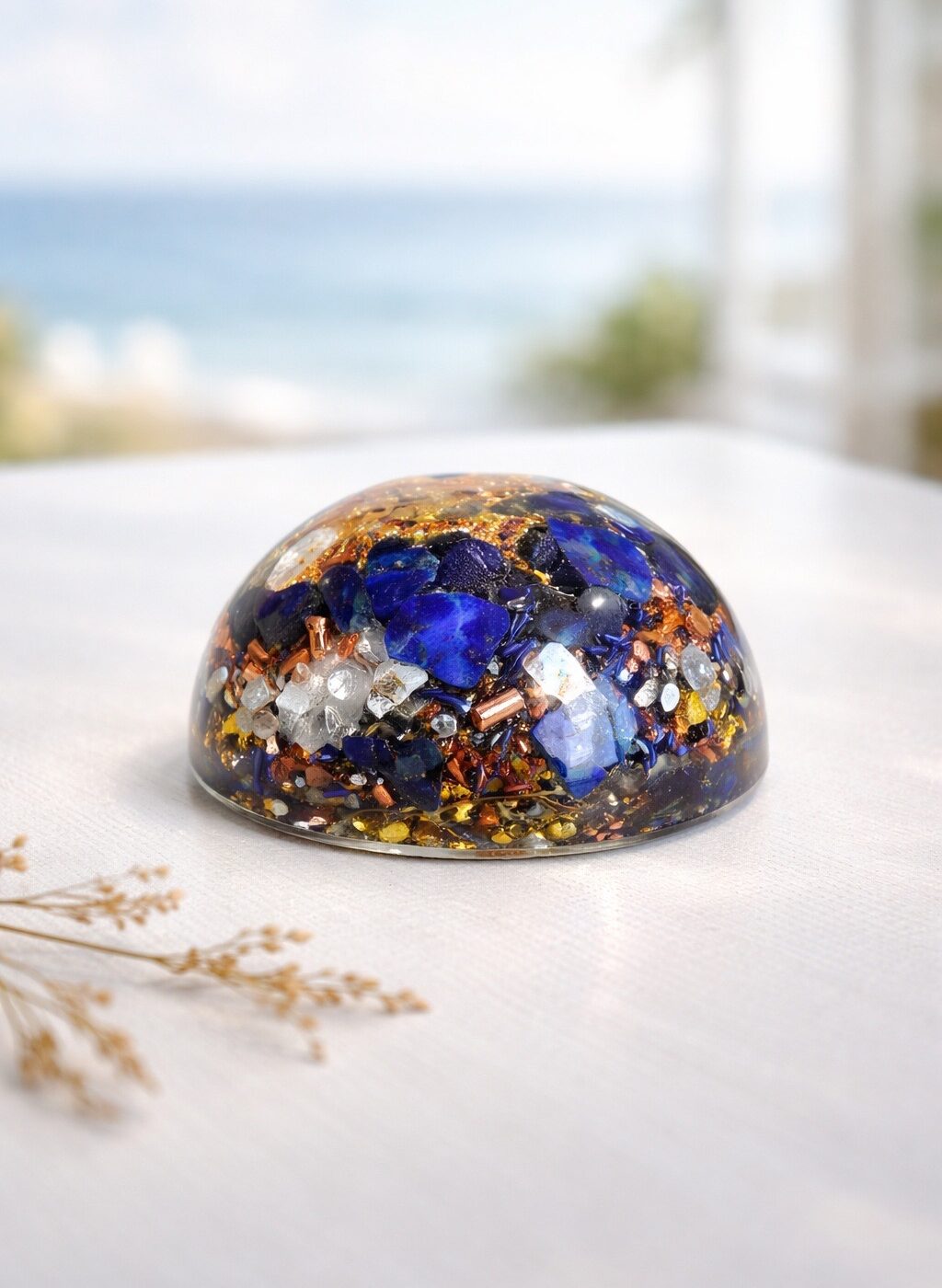 Orgonite demi-sphère lapis-lazuli