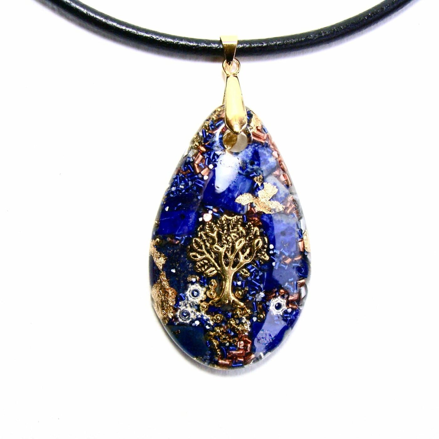Pendentif orgonite galet goutte lapis-lazuli cuir arbre de vie