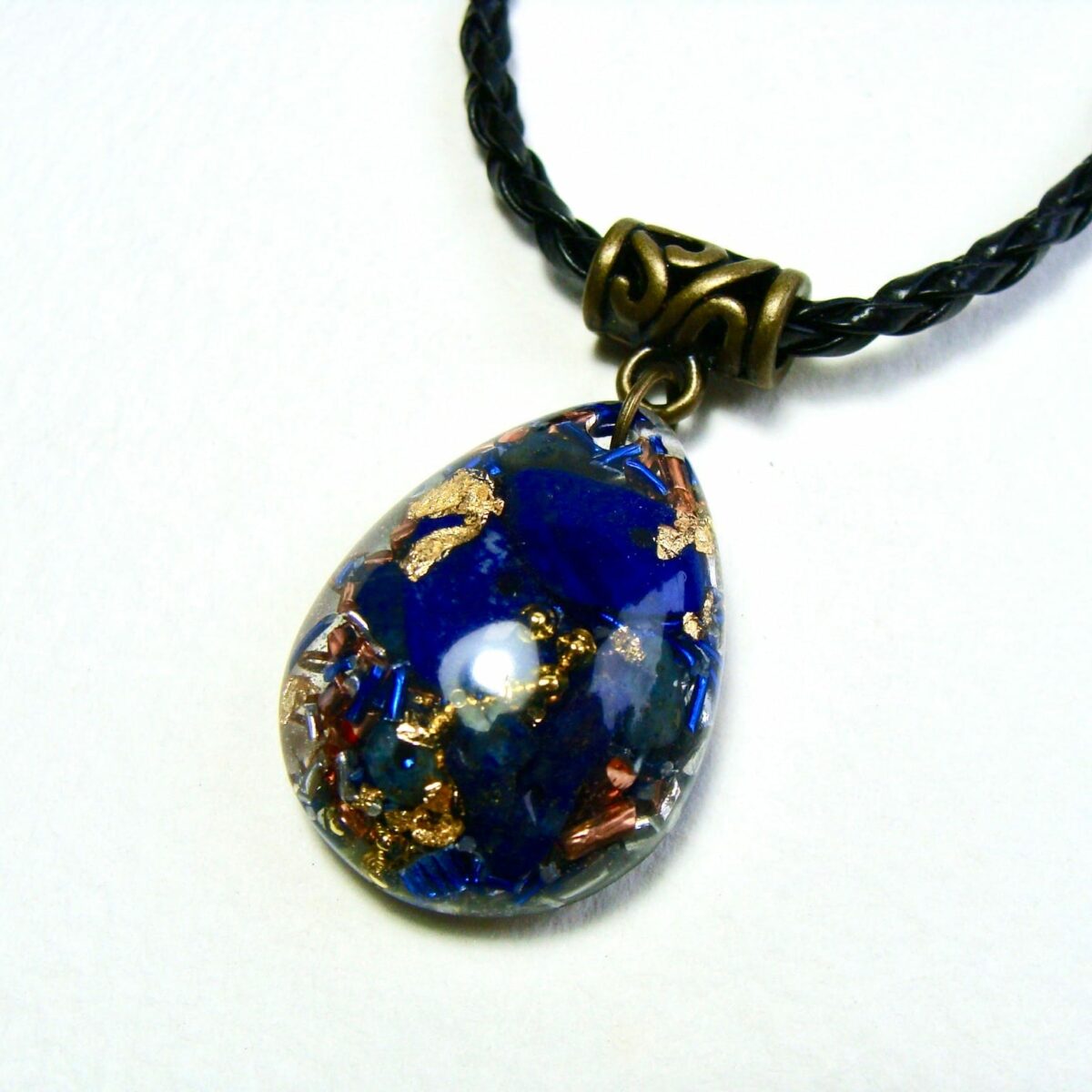 Pendentif orgonite goutte lapis-lazuli cuir bronze