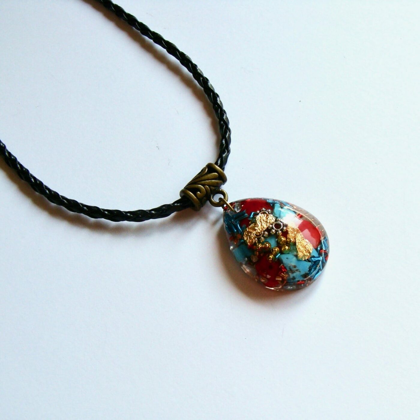 Pendentif orgonite goutte Tibet cuir bronze