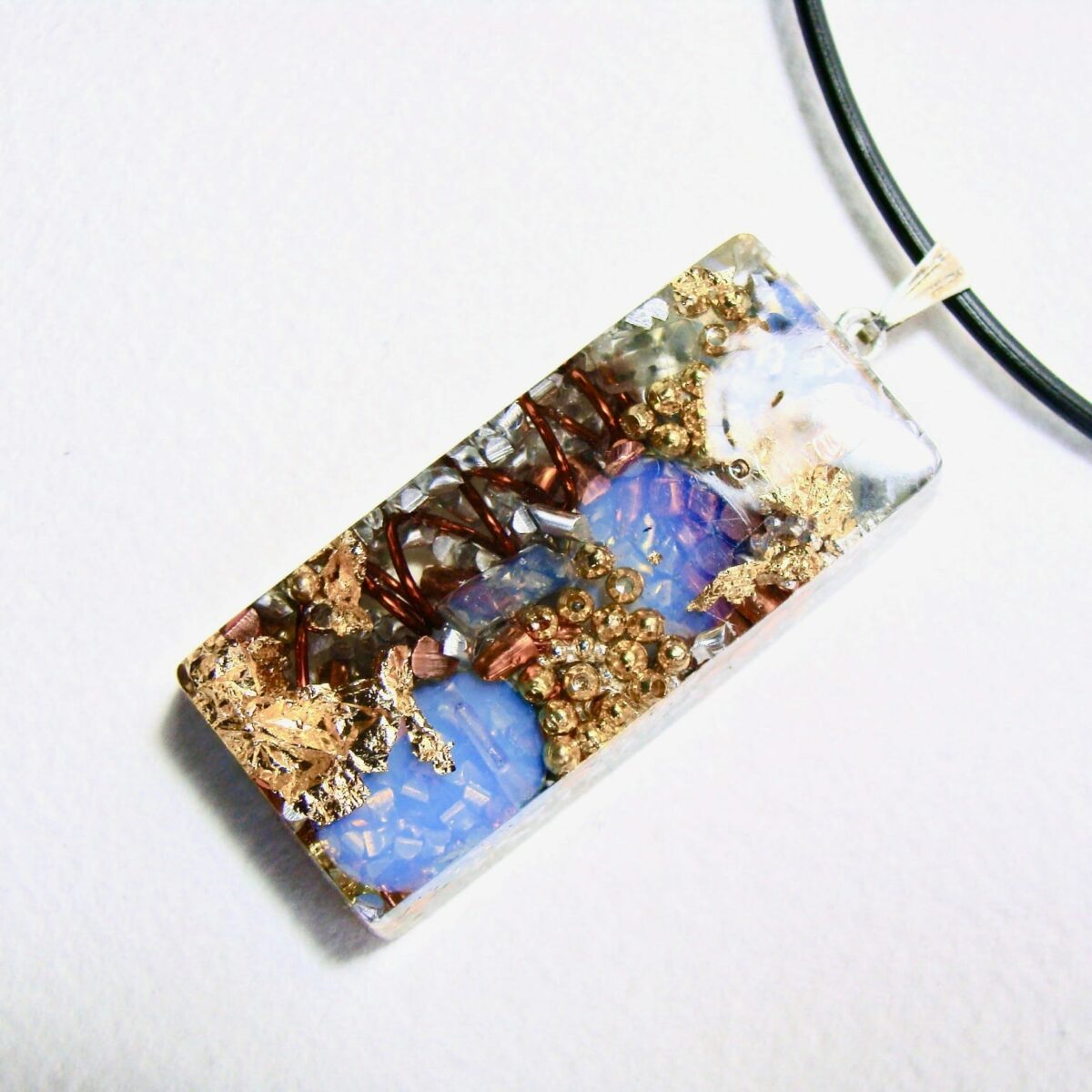 Pendentif orgonite rectangle opalite