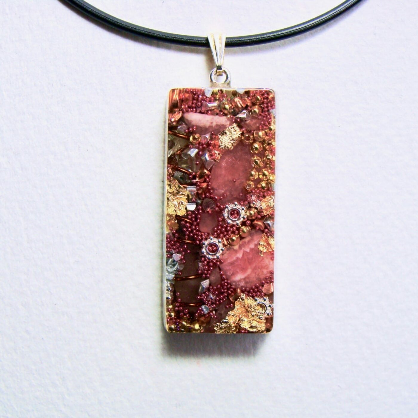 Pendentif orgonite rectangle rhodocrosite