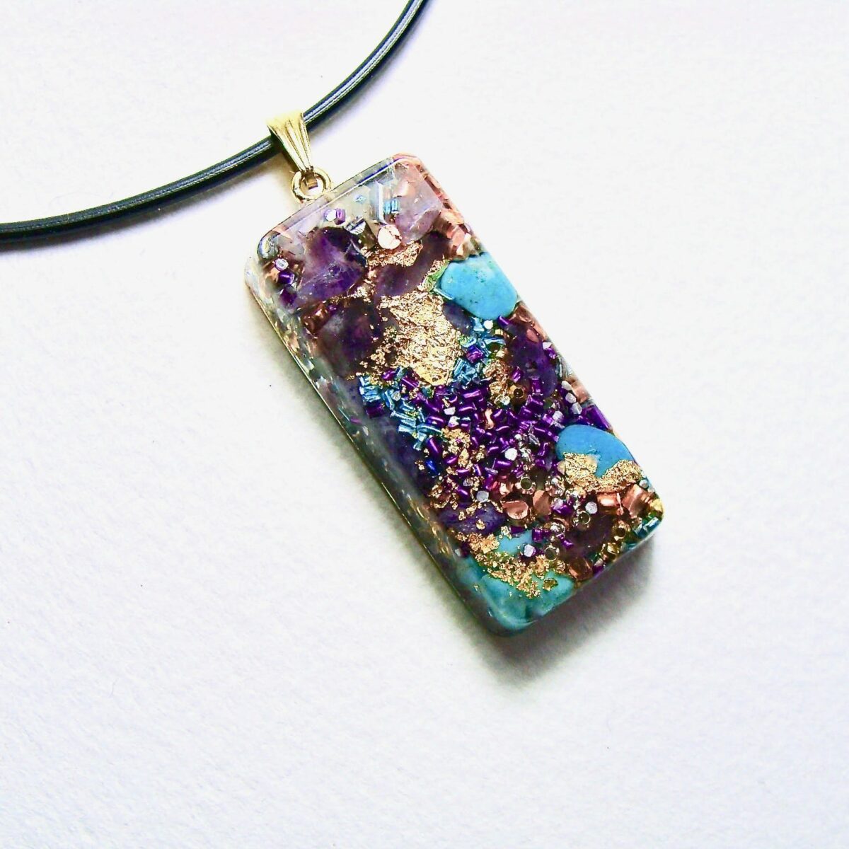 Pendentif orgonite rectangle turquoise améthyste