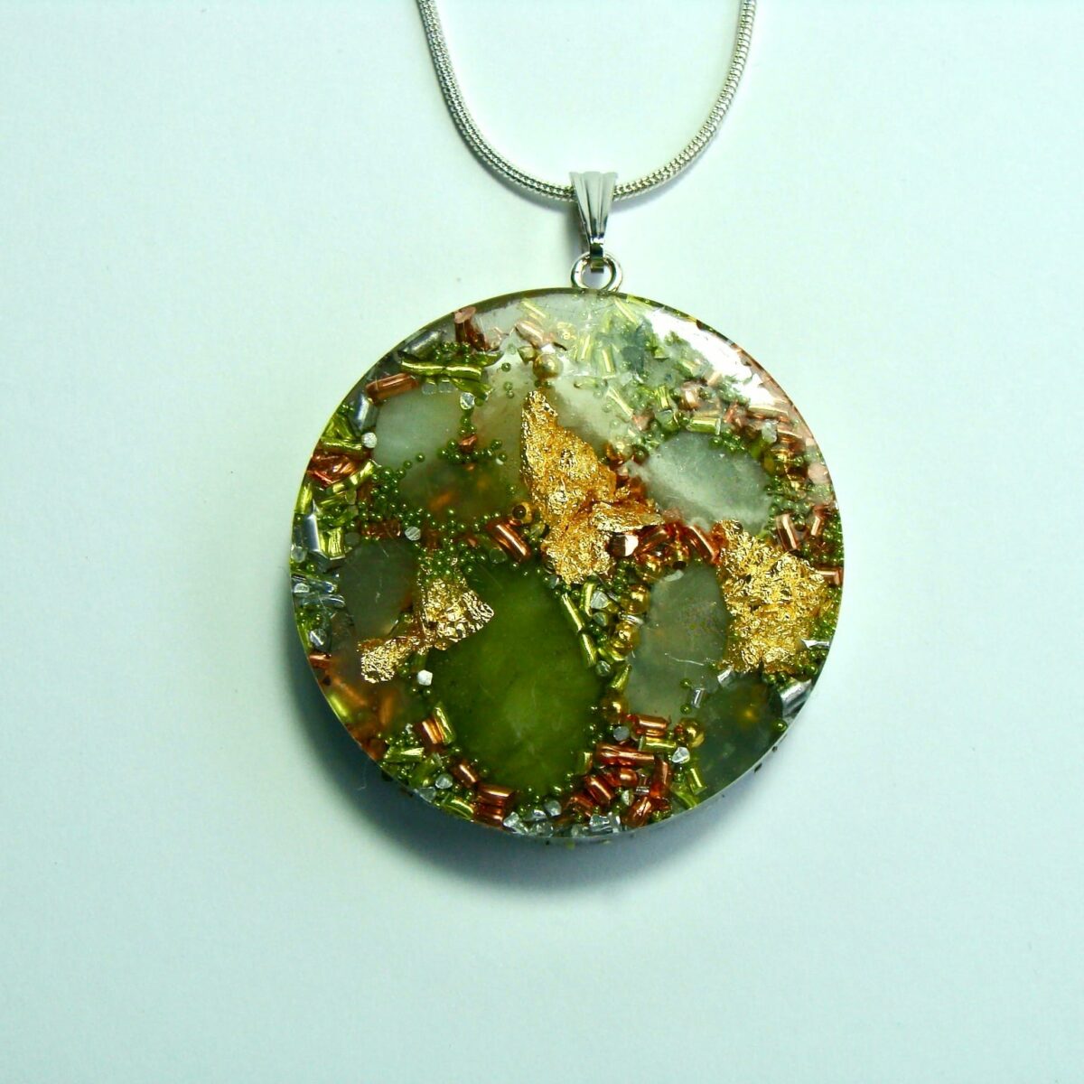 Pendentif orgonite rond jade