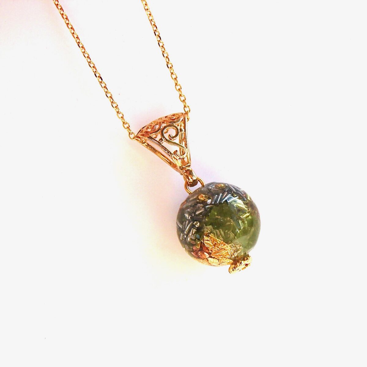 Pendentif orgonite sphère péridot
