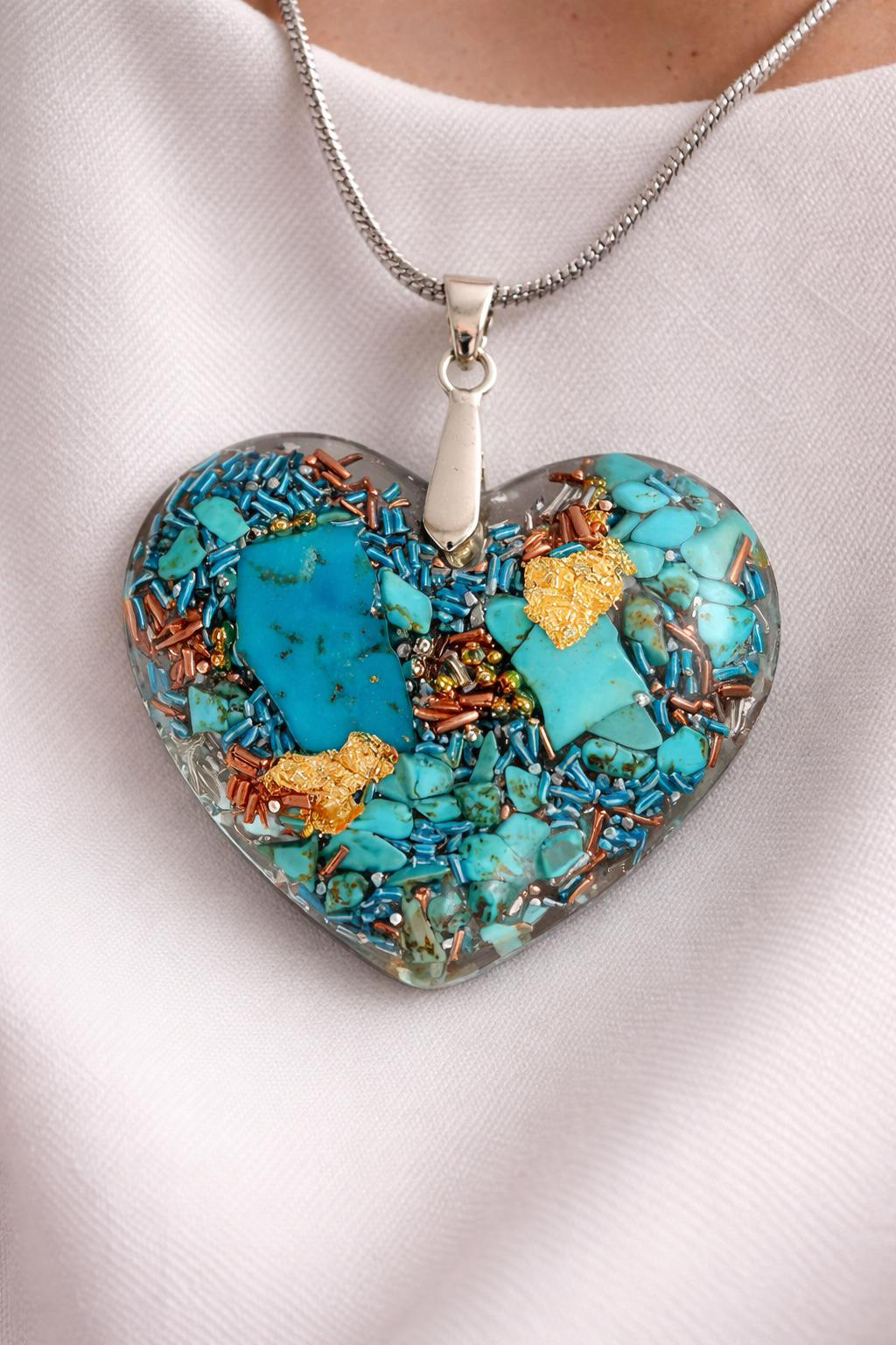 Pendentif orgonite galet coeur turquoise – Image 5