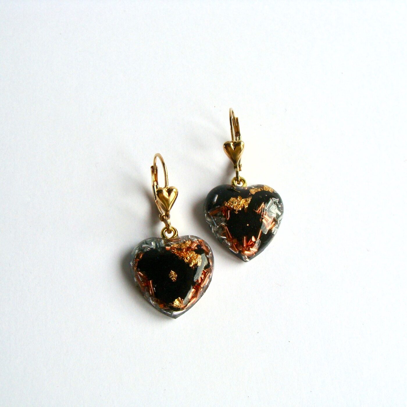 Boucles d'oreilles orgonite coeur shungite