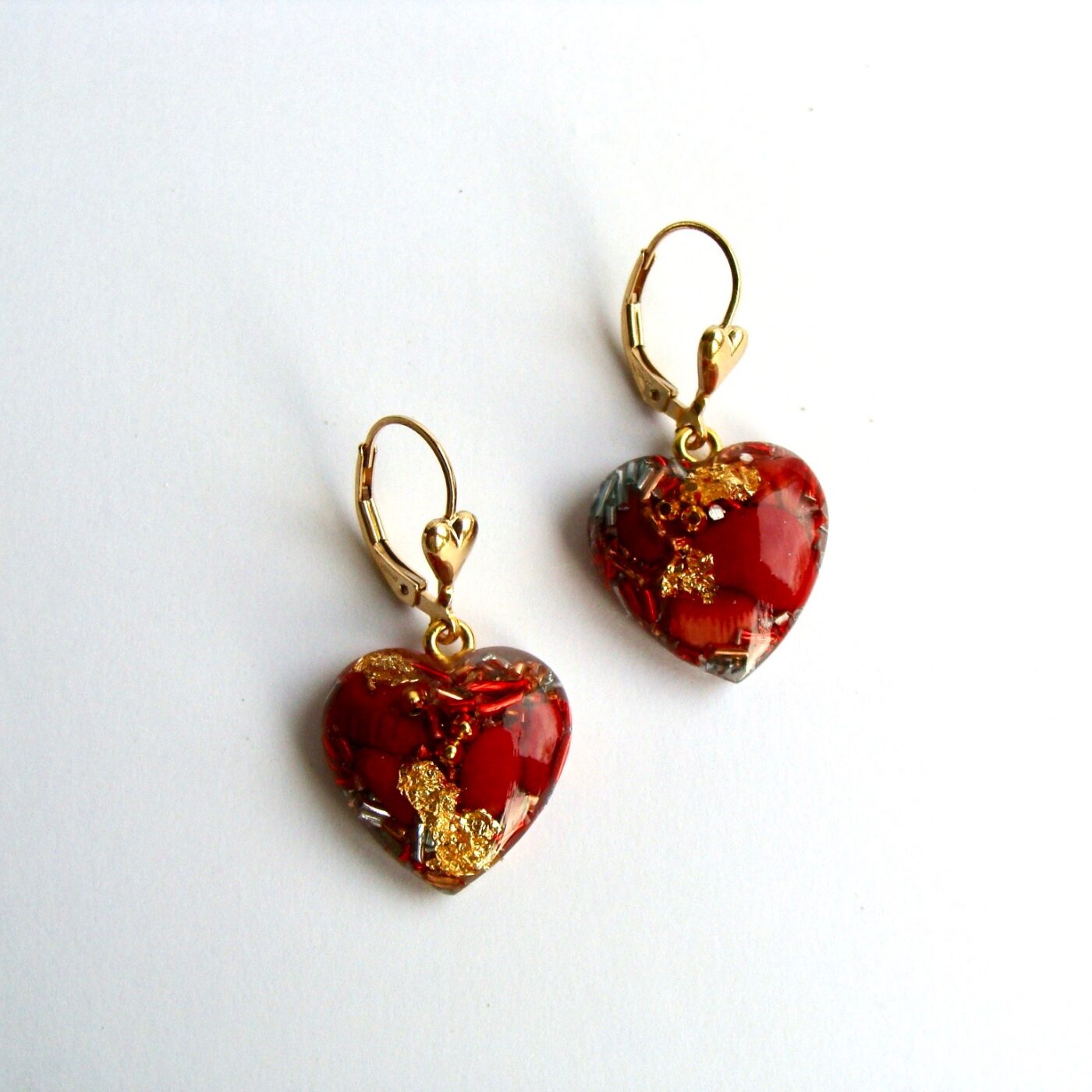 Boucles d'oreilles orgonite coeur corail