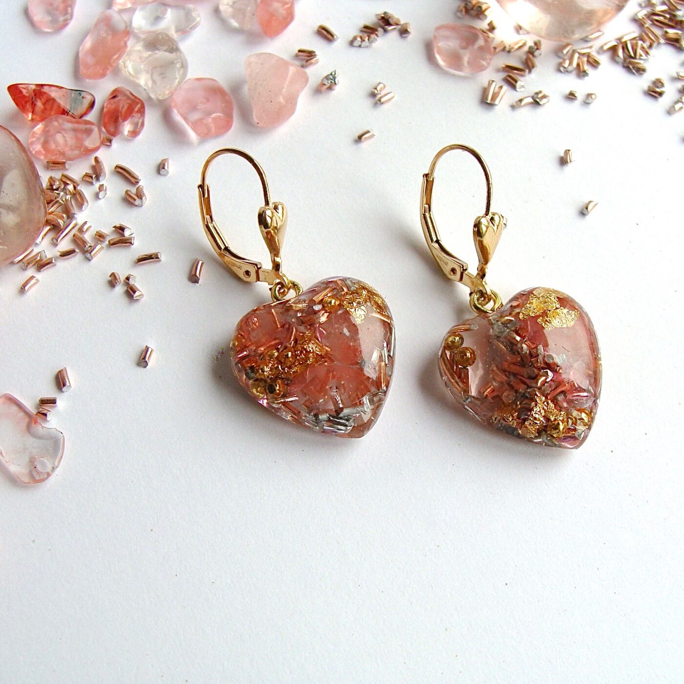 Boucles d'oreilles orgonite coeur quartz cerise