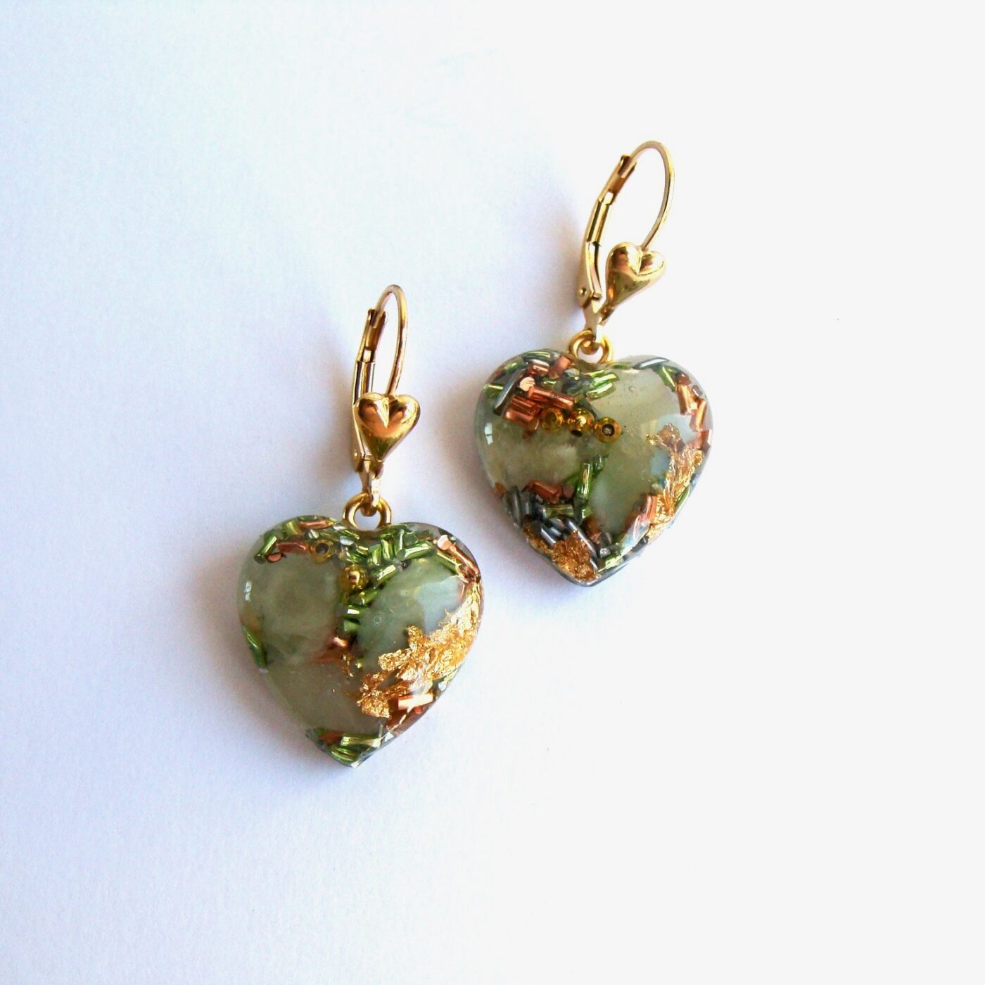 Boucles d'oreilles orgonite coeur jade