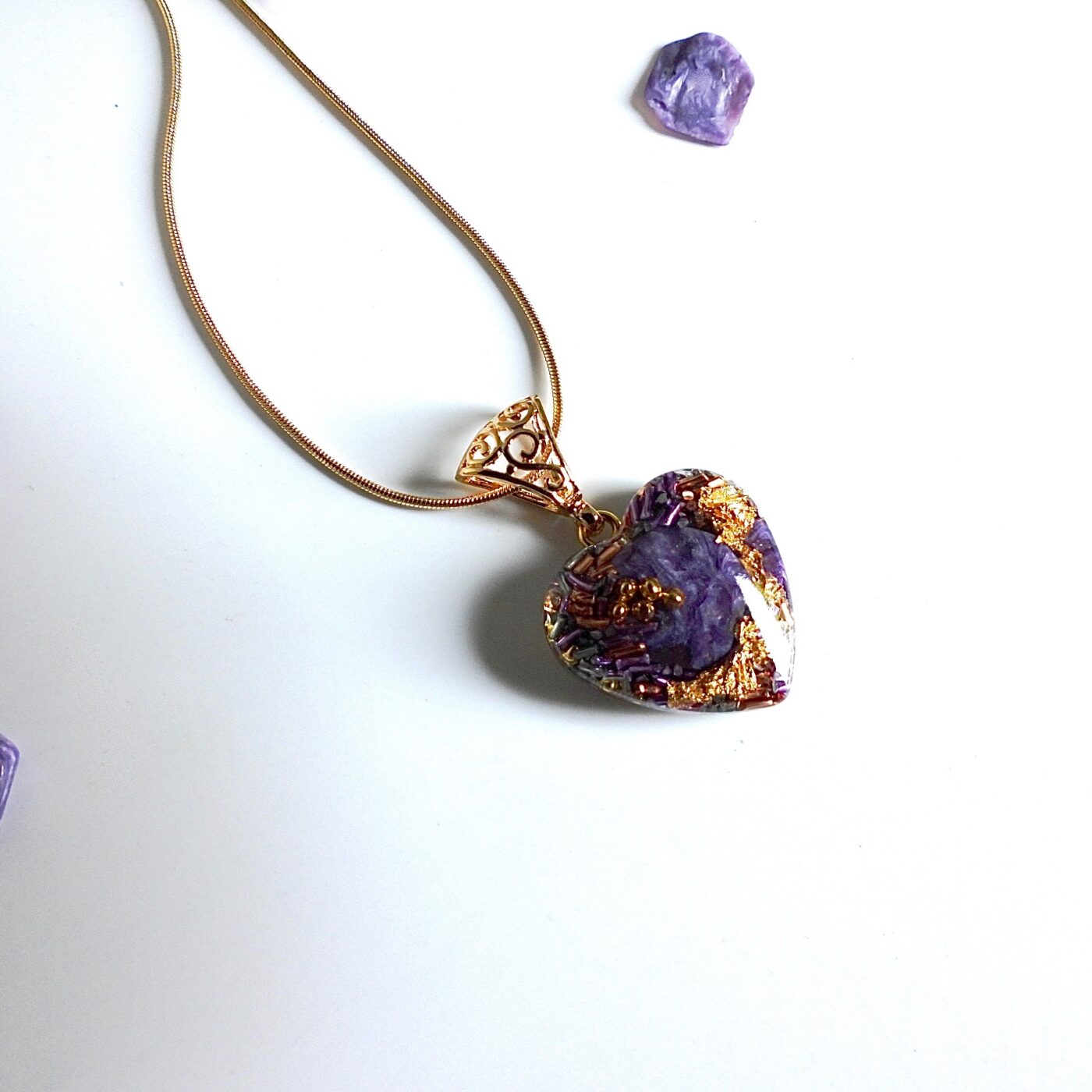 Pendentif orgonite coeur charoïte new
