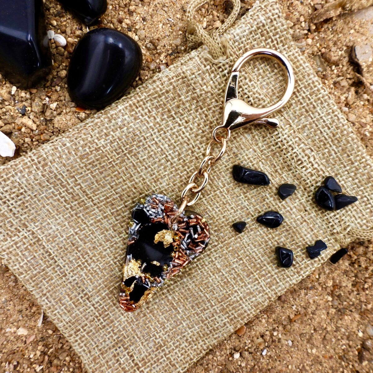Porte clefs orgonite nomade coeur shungite