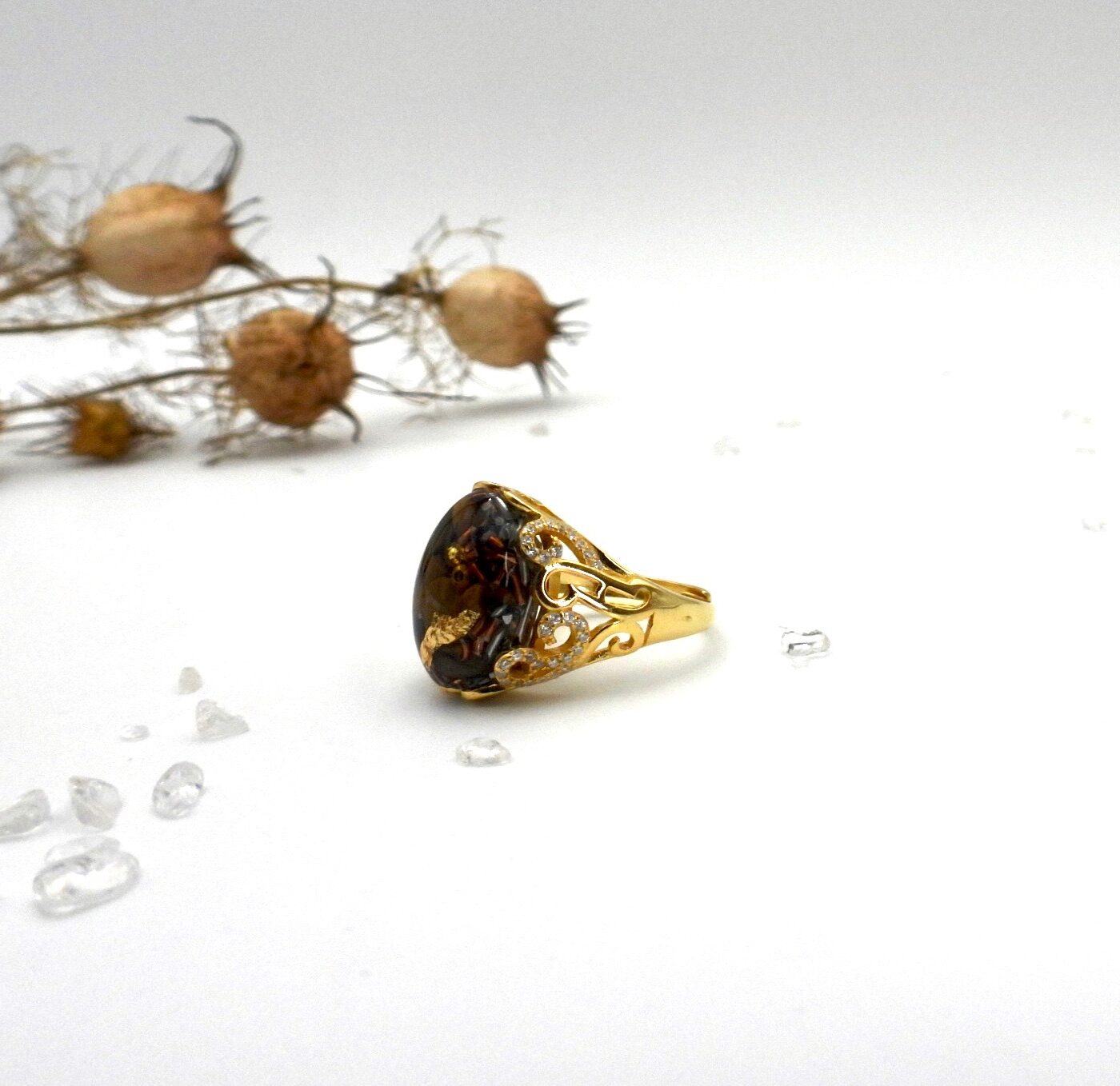 Bague orgonite oeil de tigre plaqué or