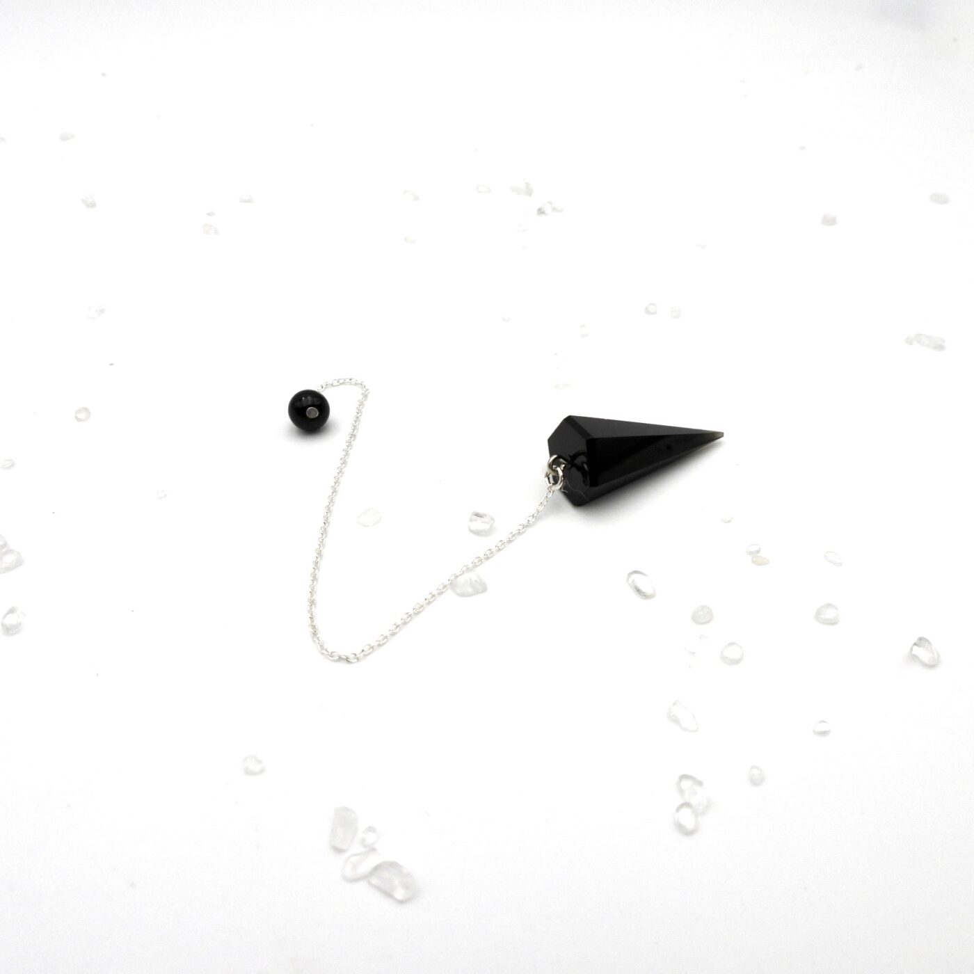 Pendule en tourmaline noire