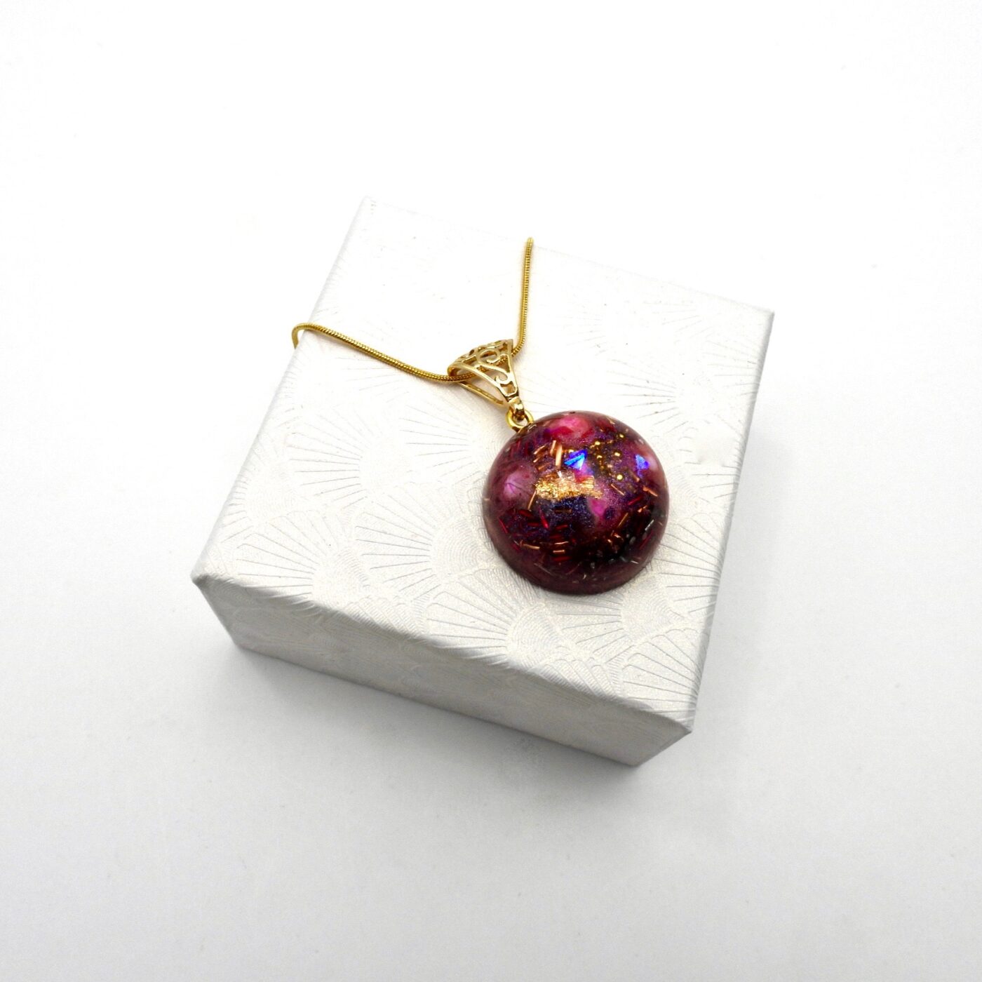 Pendentif orgonite demi sphere agate rose