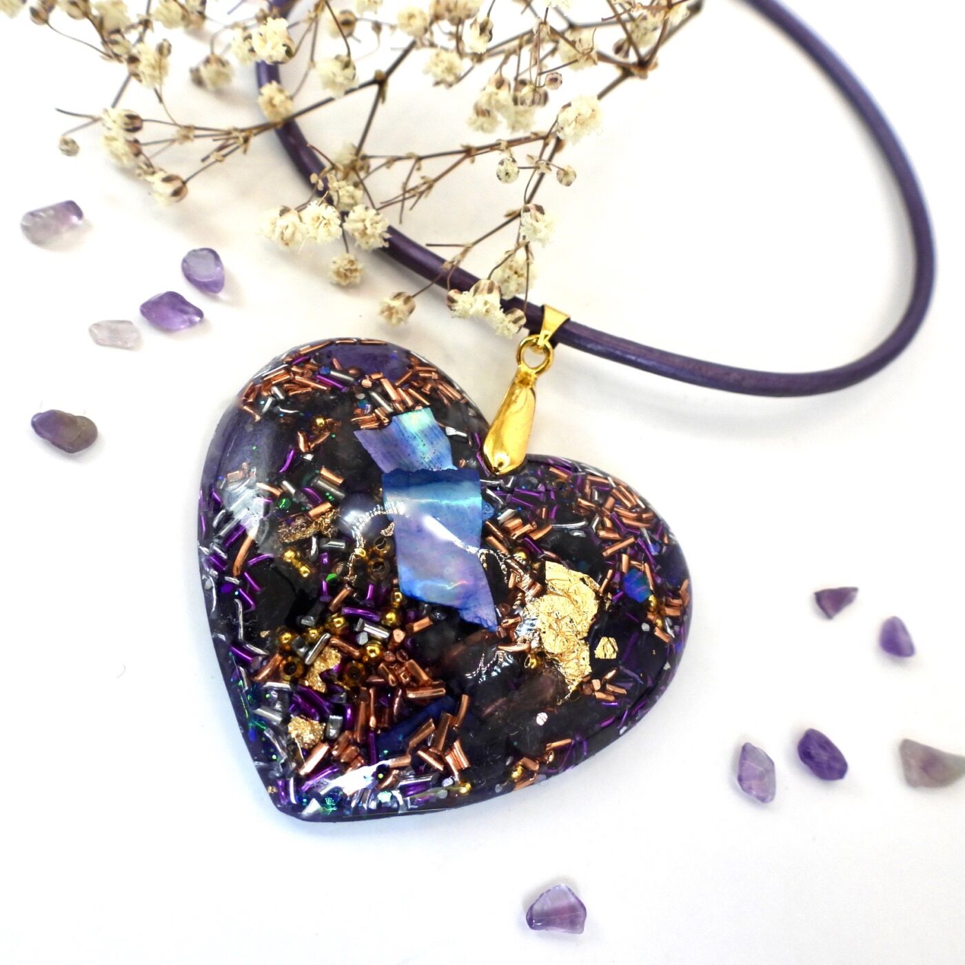 Pendentif orgonite coeur Printemps Mauve
