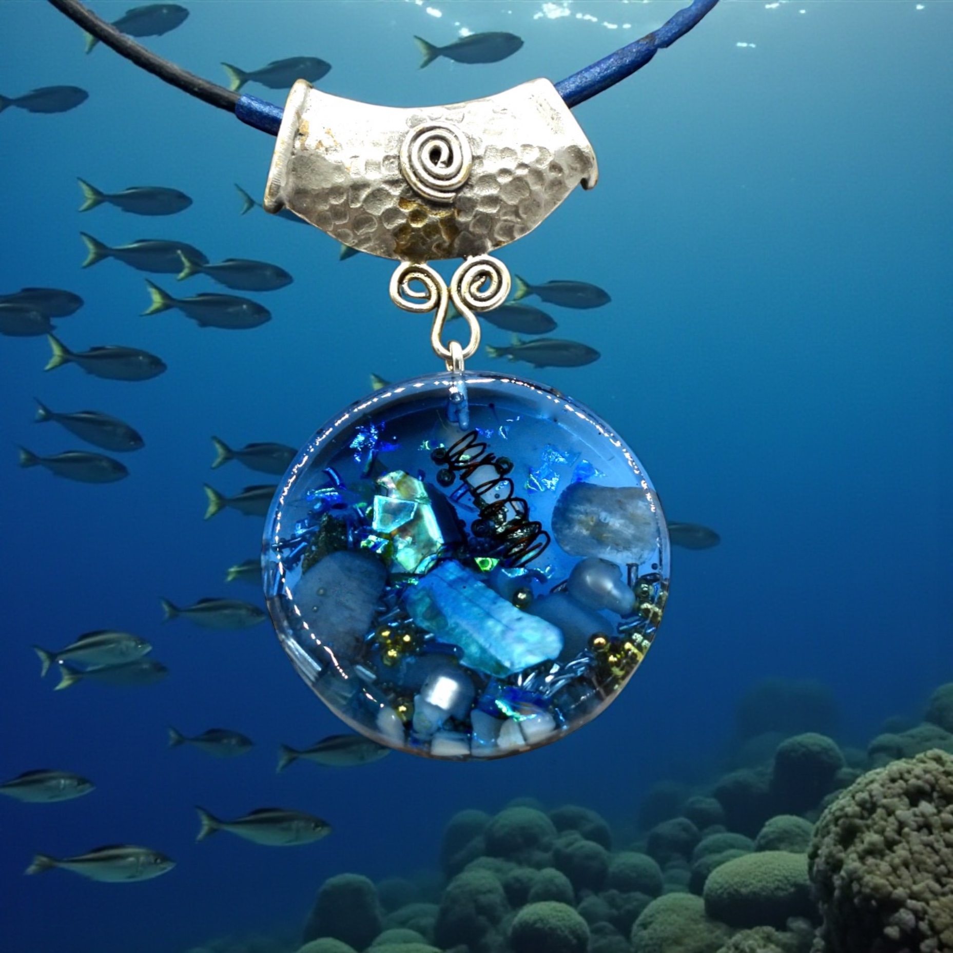 Pendentif orgonite ethnique Profondeurs Océanes