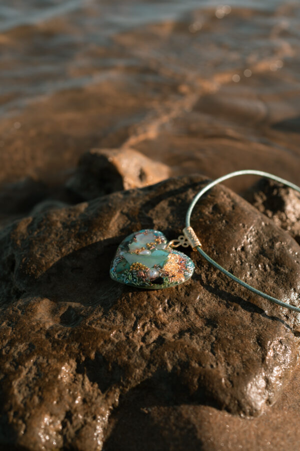 Pendentif Orgonite Galet Cœur Régénération – Image 5