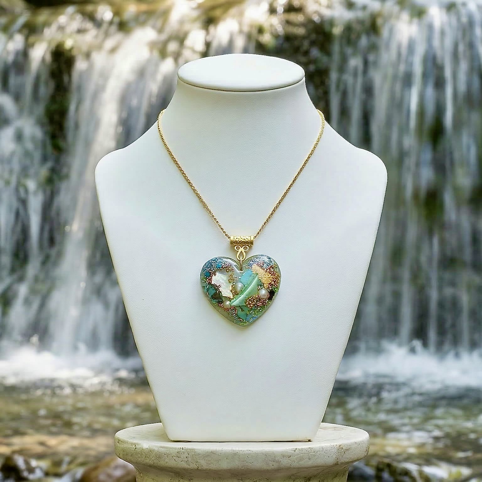 Pendentif Orgonite Galet Cœur Régénération