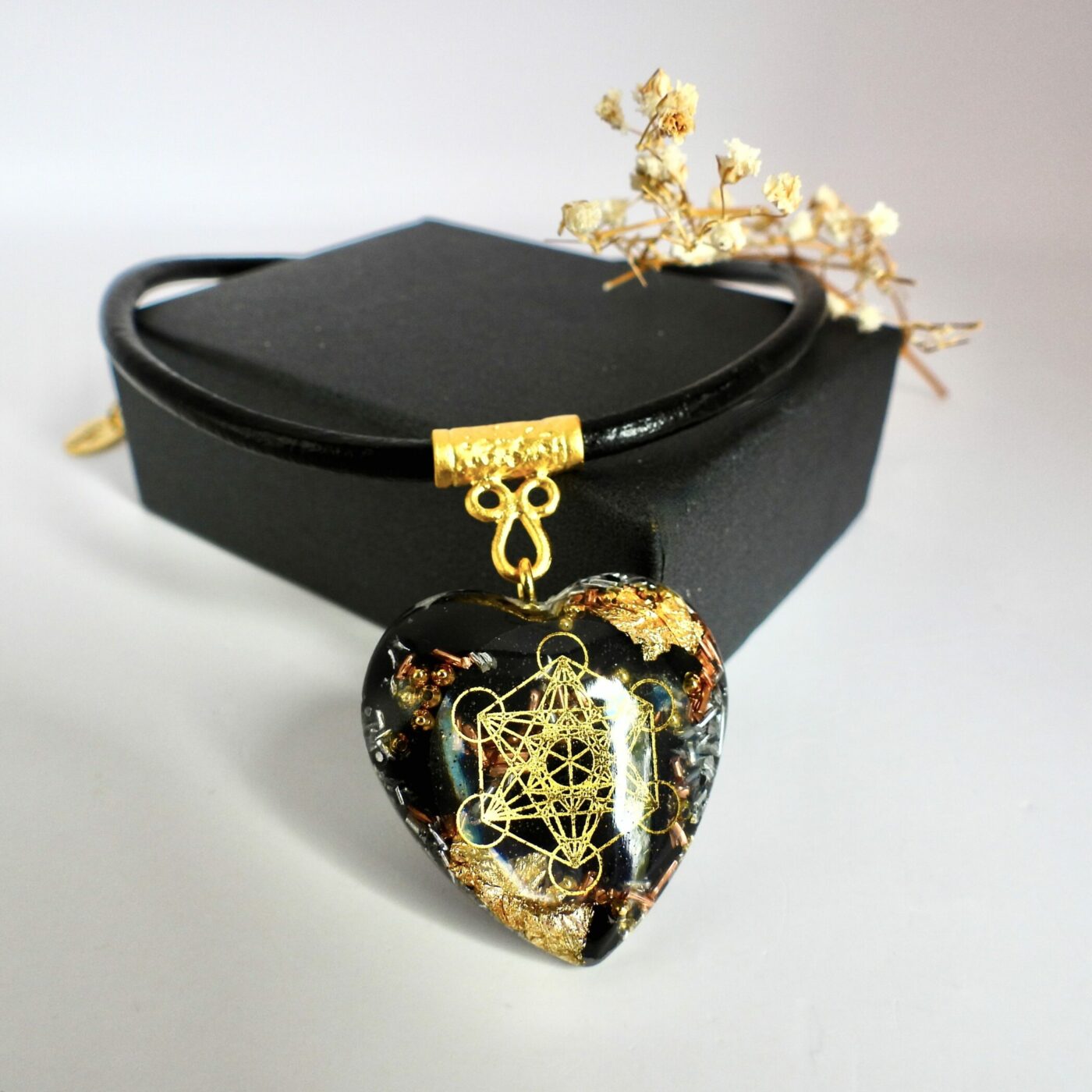 Pendentif orgonite coeur new shungite Métatron