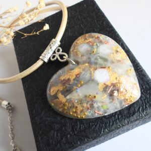 Pendentif galet coeur Pierre de Lune blanche