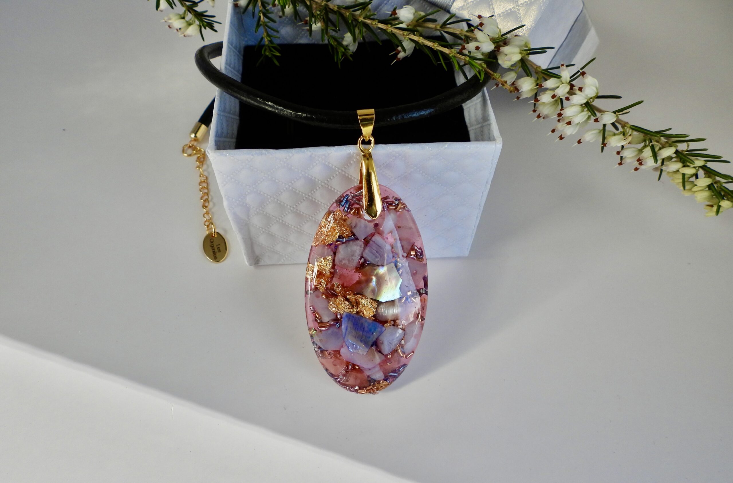 Pendentif orgonite galet ovale Rosée – Image 2