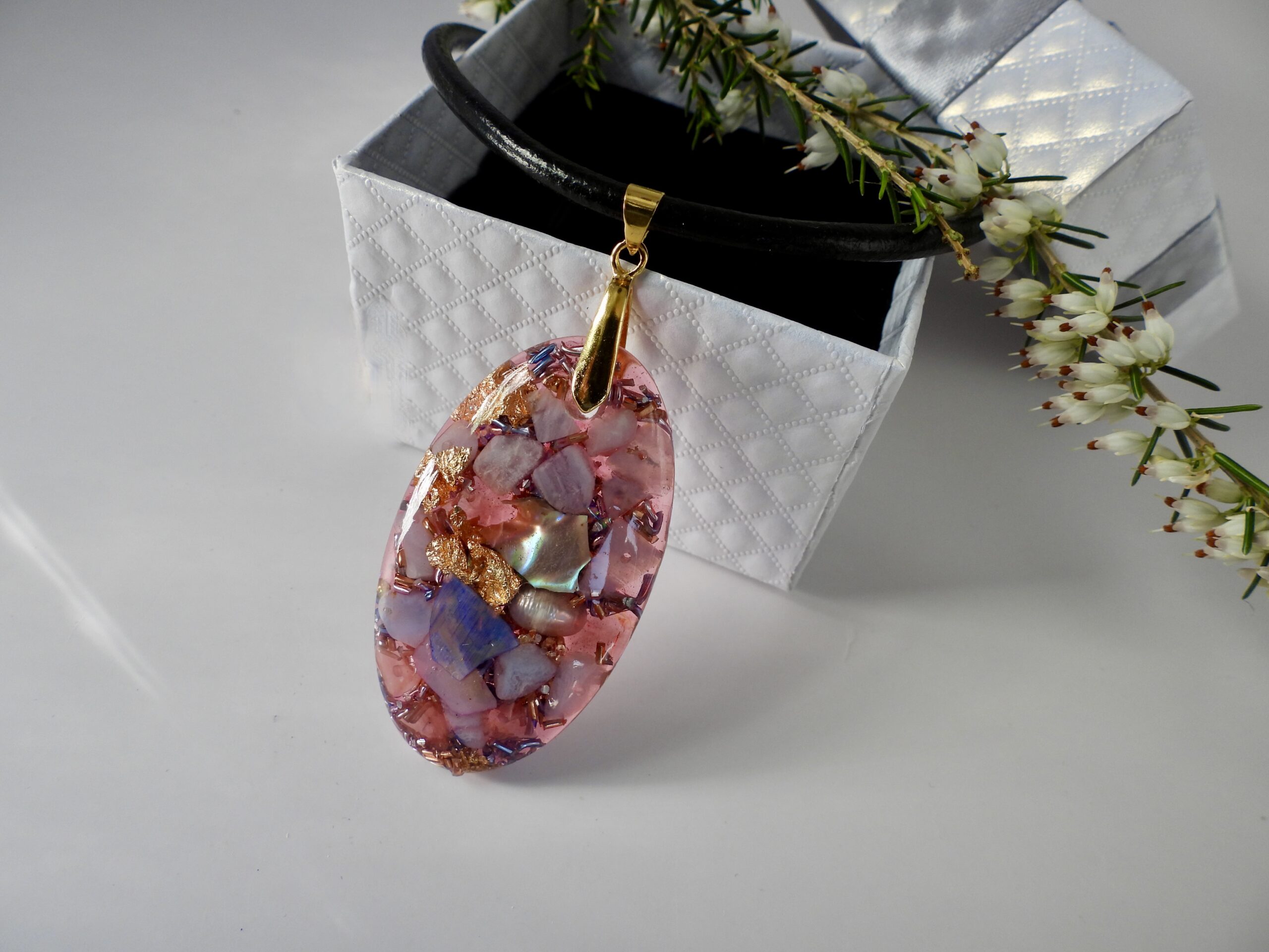 Pendentif orgonite galet ovale Rosée – Image 3