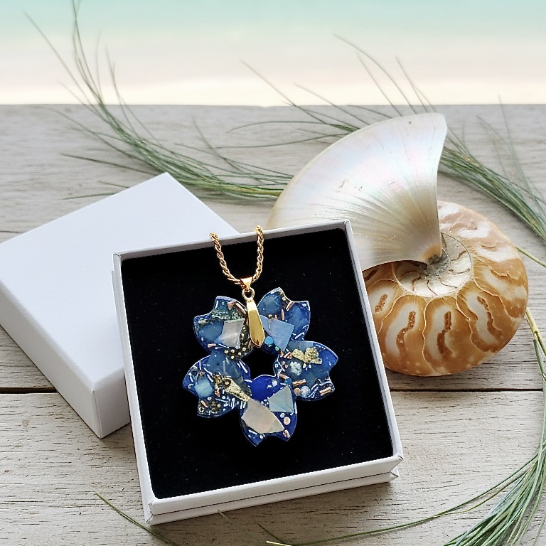 Pendentif fleur des Profondeurs