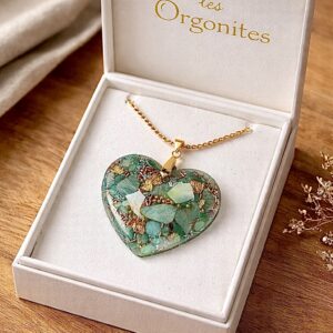 Pendentif orgonite galet coeur amazonite