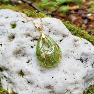 Pendentif orgonite goutte percée péridot