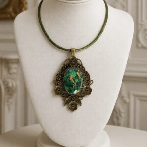 Pendentif orgonite ovale baroque malachite cuir